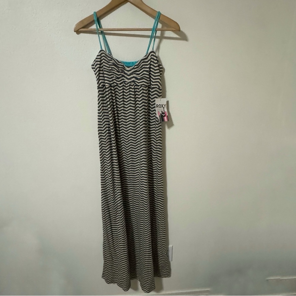 Roxy Drift on Chevron Maxi Dress Gray White Stripe Blue Shoulder Strap NWT-Small
